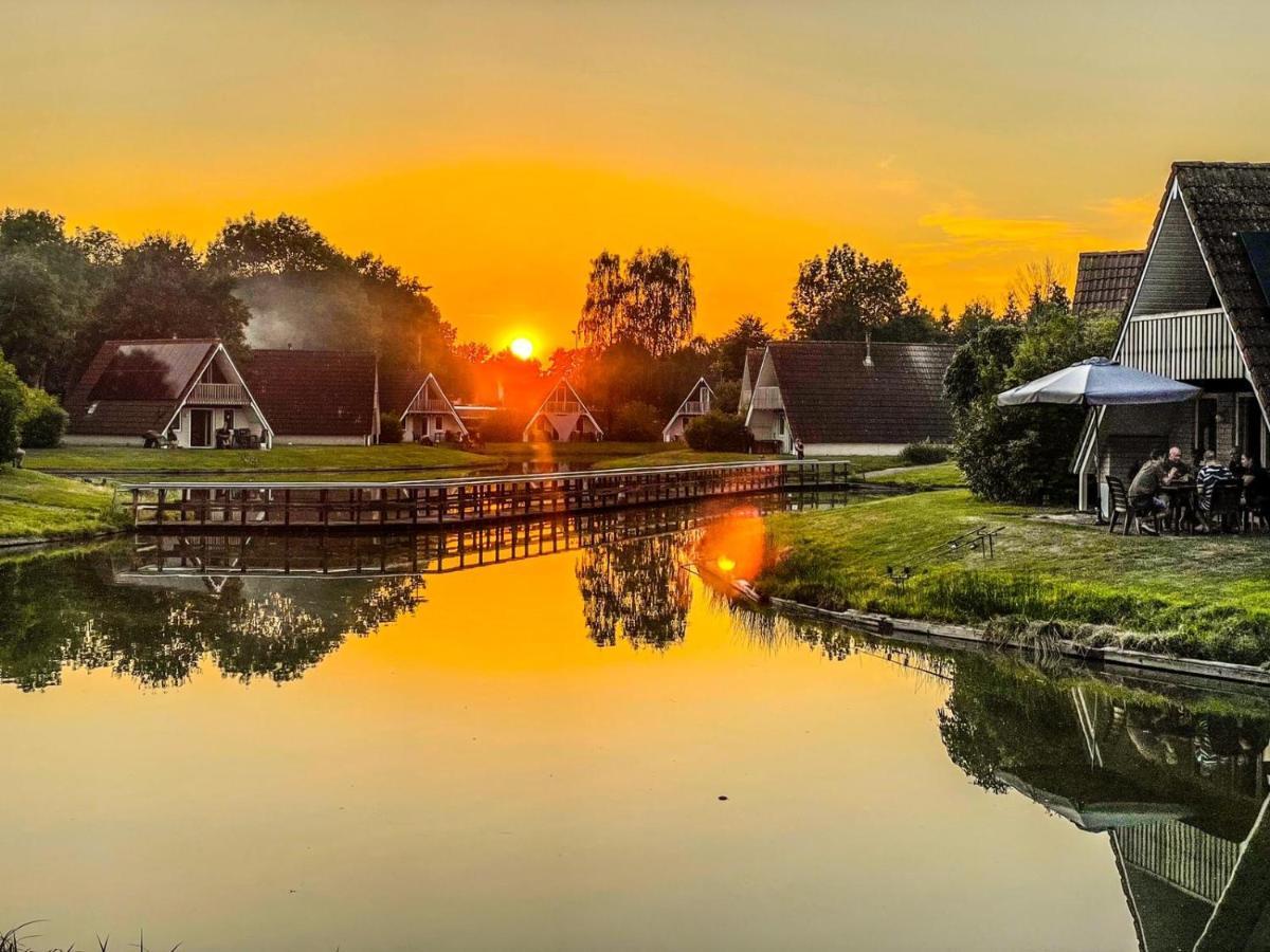 De Waterlelie Gezellig En Sfeervol Aan Het Water Villa Gramsbergen Exterior photo